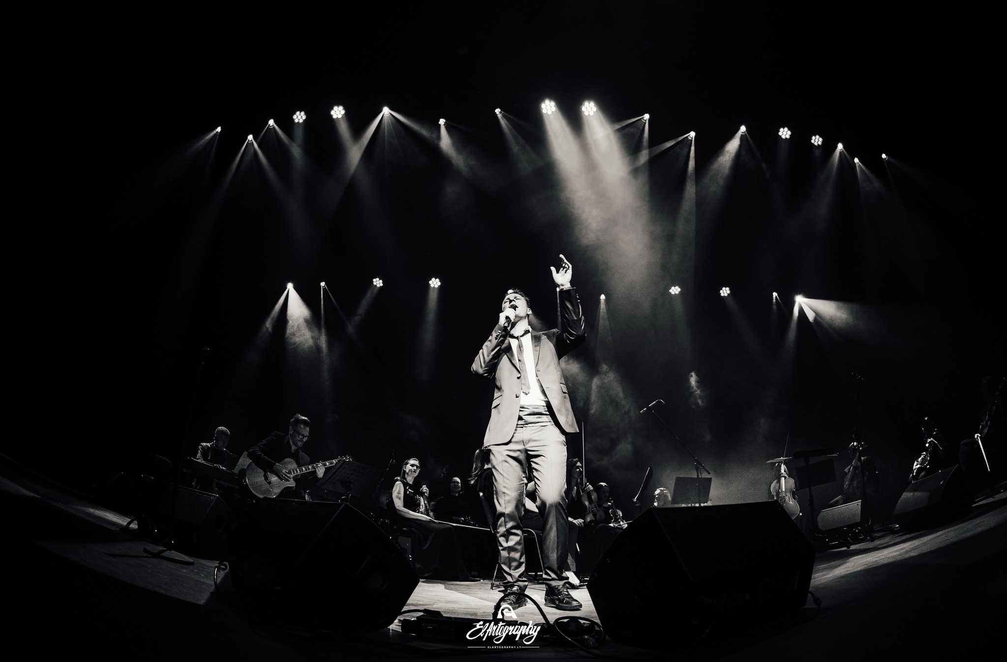 Justinas Lapatinskas Live Show gallery photo