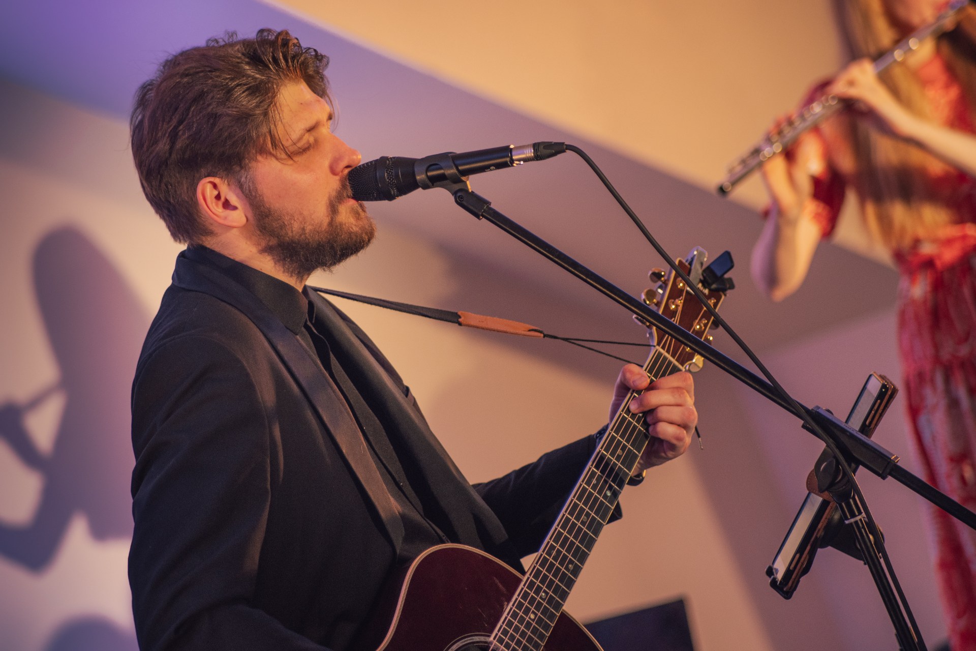 Between Silence and Light galerijos nuotrauka