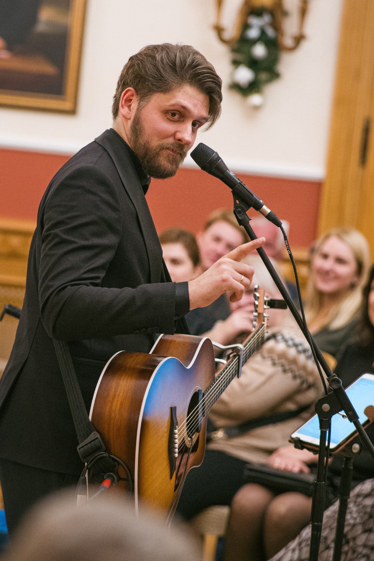 Between Silence and Light galerijos nuotrauka