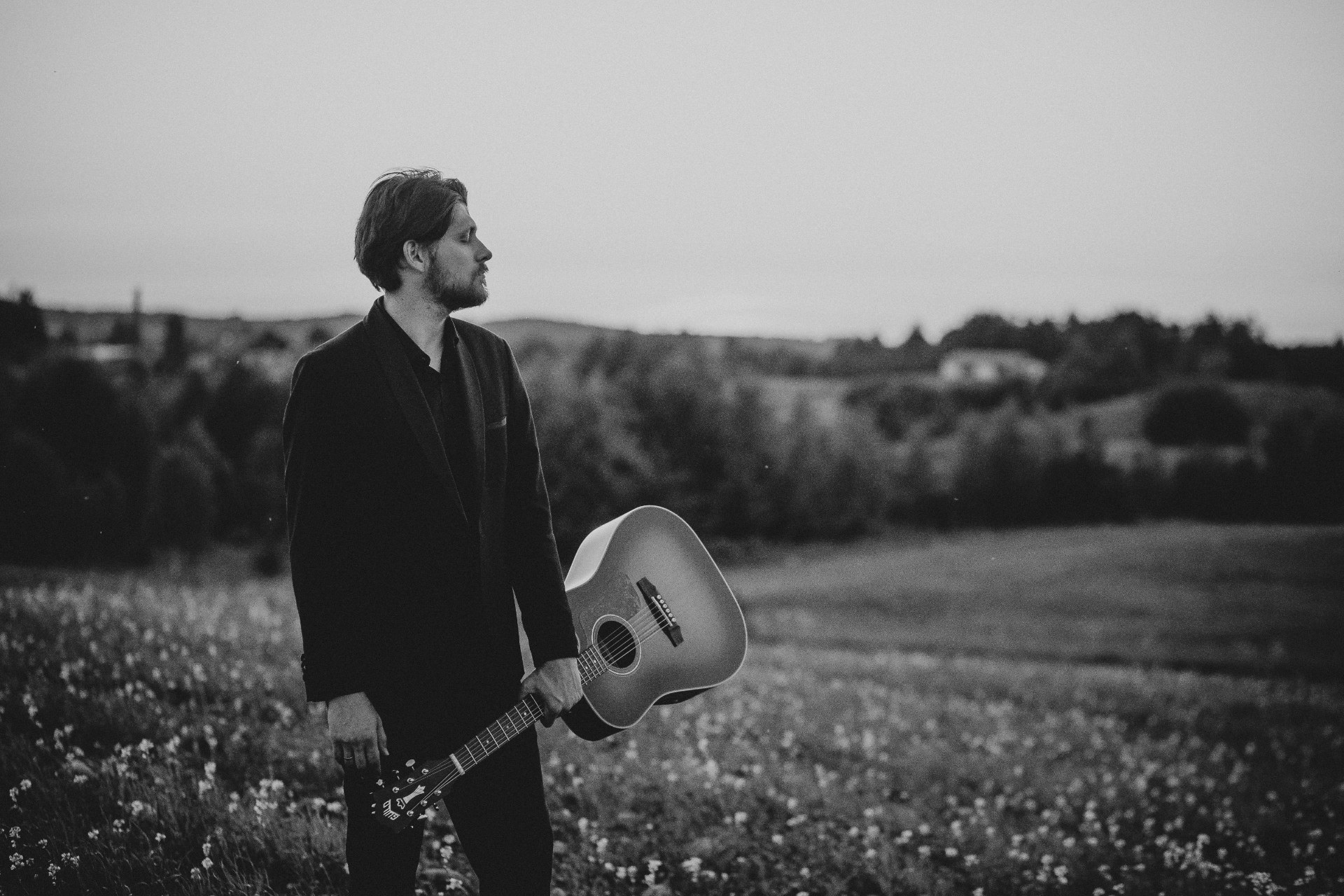 Between Silence and Light galerijos nuotrauka